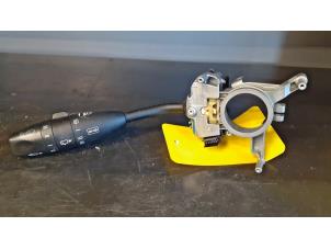 Gebruikte Licht + Raw Schakelaar Mercedes C Combi (S203) 1.8 C-180K 16V Prijs op aanvraag aangeboden door Tijdeman Mercedes Onderdelen