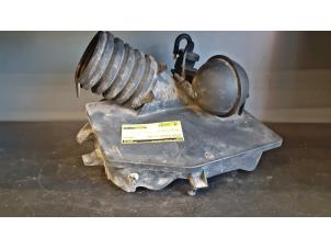 Gebruikte Luchtfilterhuis Mercedes ML I (163) 270 2.7 CDI 20V Prijs op aanvraag aangeboden door Tijdeman Mercedes Onderdelen