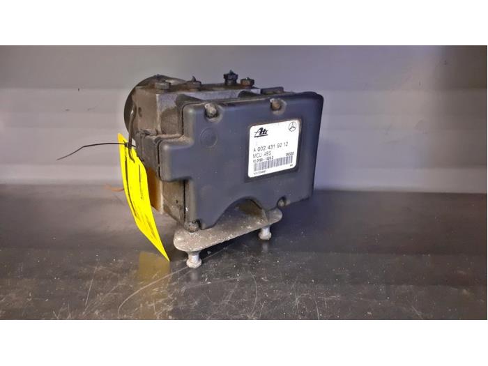 Gebruikte ABS Pomp Mercedes C Combi (S202) 2.2 C-220 TD 16V Prijs € 79,00 Margeregeling aangeboden door Tijdeman Mercedes Onderdelen