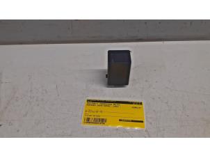 Gebruikte Achterruit verwarmings relais Mercedes S (W126) 380 SE,SEL Prijs op aanvraag aangeboden door Tijdeman Mercedes Onderdelen