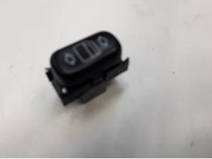 Gebruikte Ruit schakelaar elektrisch Mercedes SLK (R170) 2.3 230 K 16V Prijs € 12,00 Margeregeling aangeboden door Tijdeman Mercedes Onderdelen