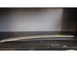 Gebruikte Sierstrip Mercedes SLK (R170) 2.0 200 16V Prijs op aanvraag aangeboden door Tijdeman Mercedes Onderdelen