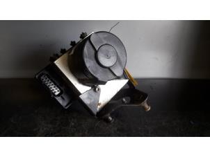 Gebruikte ABS Pomp Mercedes SLK (R170) 2.0 200 16V Prijs € 75,00 Margeregeling aangeboden door Tijdeman Mercedes Onderdelen