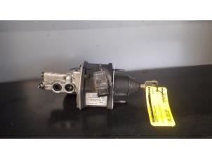 Gebruikte Rembol Mercedes E Combi (S211) 2.2 E-220 CDI 16V Prijs op aanvraag aangeboden door Tijdeman Mercedes Onderdelen