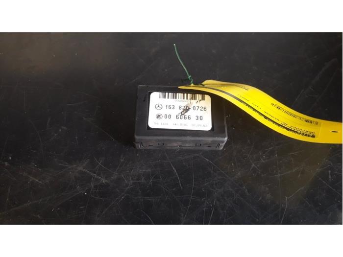 Gebruikte Regensensor Mercedes ML I (163) 400 4.0 CDI V8 32V Prijs op aanvraag aangeboden door Tijdeman Mercedes Onderdelen