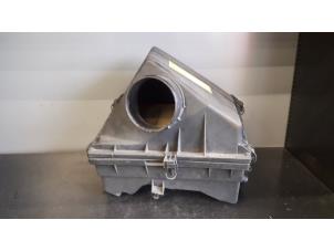 Gebruikte Luchtfilterhuis Mercedes ML I (163) 400 4.0 CDI V8 32V Prijs op aanvraag aangeboden door Tijdeman Mercedes Onderdelen