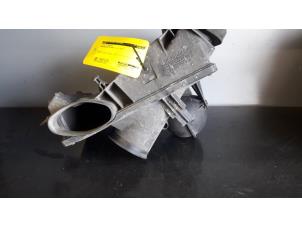 Gebruikte Luchtfilterhuis Mercedes ML I (163) 270 2.7 CDI 20V Prijs op aanvraag aangeboden door Tijdeman Mercedes Onderdelen