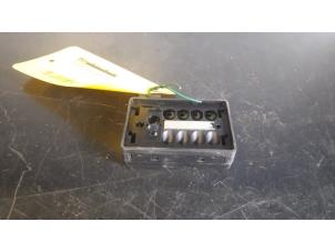 Gebruikte Sensor regen Mercedes ML II (164/4JG) 3.0 ML-280 CDI 4-Matic V6 24V Prijs € 50,00 Margeregeling aangeboden door Tijdeman Mercedes Onderdelen