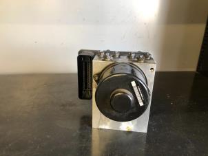 Gebruikte ABS Pomp Mercedes ML II (164/4JG) 3.0 ML-280 CDI 4-Matic V6 24V Prijs € 300,00 Margeregeling aangeboden door Tijdeman Mercedes Onderdelen