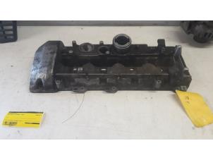 Gebruikte Kleppendeksel Mercedes E (W211) 2.2 E-200 CDI 16V Prijs € 99,00 Margeregeling aangeboden door Tijdeman Mercedes Onderdelen