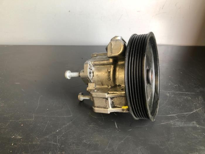 Stuurbekrachtiging Pomp van een Mercedes-Benz C Estate (S204) 2.2 C-200 CDI 16V . 2009