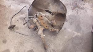 Gebruikte Asschenkel links-voor Mercedes E (W124) 2.0 200 Prijs € 50,00 Margeregeling aangeboden door Tijdeman Mercedes Onderdelen