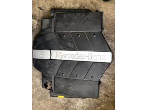Gebruikte Afdekplaat motor Mercedes C Combi (S203) 2.6 C-240 18V Prijs op aanvraag aangeboden door Tijdeman Mercedes Onderdelen