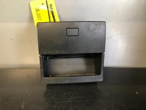 Gebruikte Asbak achter Mercedes ML II (164/4JG) 3.0 ML-280 CDI 4-Matic V6 24V Prijs op aanvraag aangeboden door Tijdeman Mercedes Onderdelen