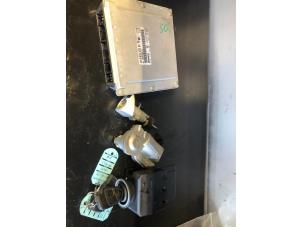 Gebruikte Kontaktslot + computer Mercedes C Combi (S203) 2.2 C-220 CDI 16V Prijs € 225,00 Margeregeling aangeboden door Tijdeman Mercedes Onderdelen