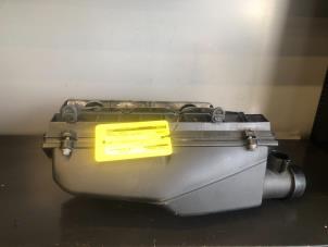 Gebruikte Luchtfilterhuis Mercedes C Combi (S203) 2.2 C-220 CDI 16V Prijs op aanvraag aangeboden door Tijdeman Mercedes Onderdelen