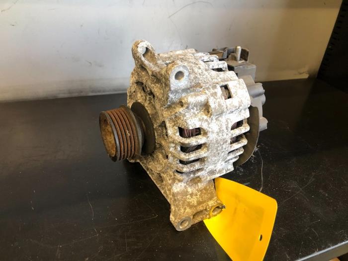 Gebruikte Dynamo Mercedes A (W169) 1.7 A-170 3-Drs. Prijs € 50,00 Margeregeling aangeboden door Tijdeman Mercedes Onderdelen