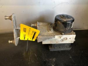 Gebruikte ABS Pomp Mercedes CLK (R209) 2.6 240 V6 18V Prijs op aanvraag aangeboden door Tijdeman Mercedes Onderdelen