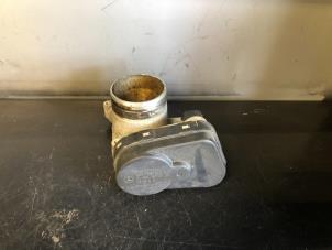 Gebruikte Gasklephuis Mercedes A (W168) 1.4 A-140 Prijs € 49,00 Margeregeling aangeboden door Tijdeman Mercedes Onderdelen