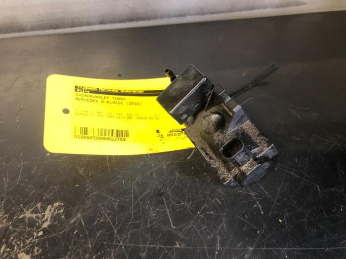 Gebruikte Overdrukklep Turbo Mercedes B (W245) 2.0 B-180 CDI 16V Prijs € 21,00 Margeregeling aangeboden door Tijdeman Mercedes Onderdelen