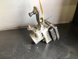 Gebruikte ABS Pomp Mercedes B (W245) 1.5 B-150 16V Prijs € 75,00 Margeregeling aangeboden door Tijdeman Mercedes Onderdelen