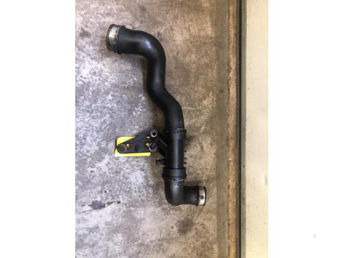 Gebruikte Intercooler Buis Mercedes C Combi (S203) 2.2 C-220 CDI 16V Prijs op aanvraag aangeboden door Tijdeman Mercedes Onderdelen