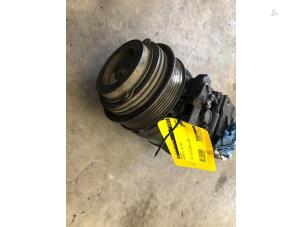 Gebruikte Aircopomp Mercedes CLK (C208) 2.0 200 16V Prijs op aanvraag aangeboden door Tijdeman Mercedes Onderdelen