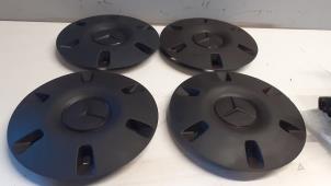 Gebruikte Wieldop set Mercedes Sprinter 3,5t (906.63) 310 CDI 16V Prijs € 30,25 Inclusief btw aangeboden door Tijdeman Mercedes Onderdelen