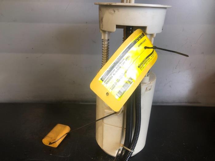 Gebruikte Tank element Pomp Mercedes ML I (163) 400 4.0 CDI V8 32V Prijs € 75,00 Margeregeling aangeboden door Tijdeman Mercedes Onderdelen