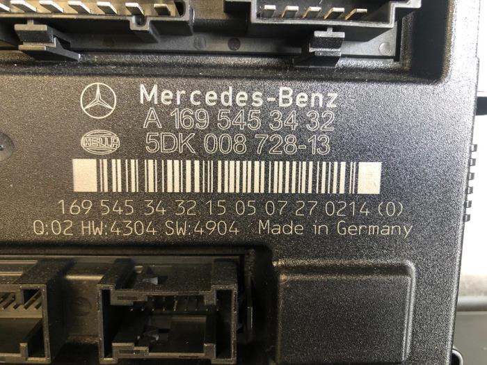Comfort Module van een Mercedes-Benz A (W169) 1.5 A-150 3-Drs. 2005