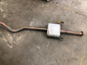 Gebruikte Uitlaat Middendemper Mercedes Vito (639.6) 2.2 110 CDI 16V Euro 5 Prijs op aanvraag aangeboden door Tijdeman Mercedes Onderdelen