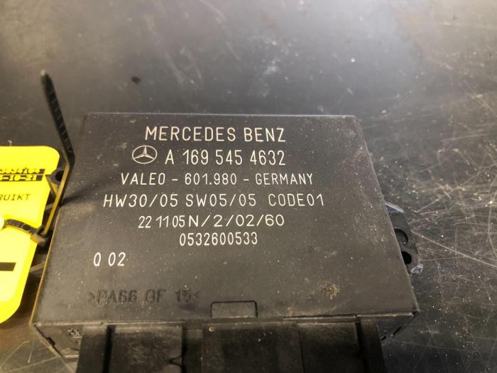 PDC Module van een Mercedes-Benz A (W169) 2.0 A-160 CDI 16V 2006