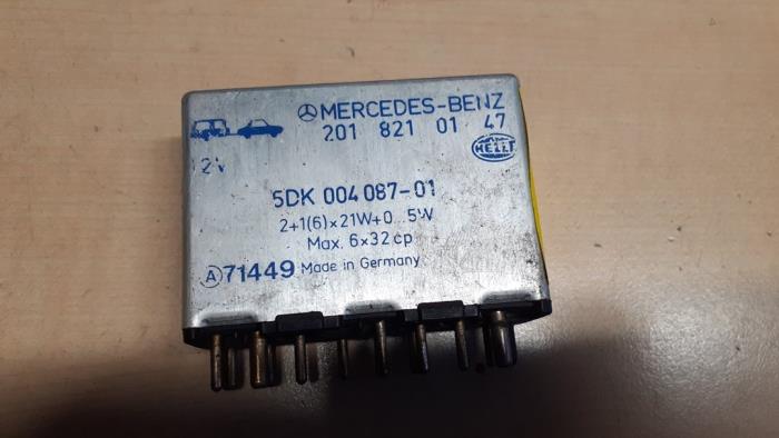 Gebruikte Interval relais Mercedes 190 (W201) 2.6 E Prijs € 30,00 Margeregeling aangeboden door Tijdeman Mercedes Onderdelen