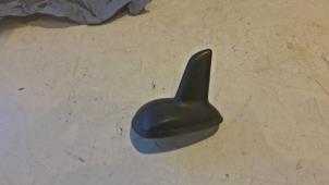 Gebruikte Antenne Mercedes C Estate (S204) 2.2 C-200 CDI 16V . Prijs € 20,00 Margeregeling aangeboden door Tijdeman Mercedes Onderdelen