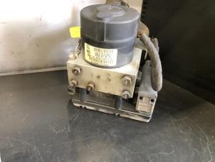 Gebruikte ABS Pomp Mercedes SLK (R170) 2.0 200 16V Prijs € 79,00 Margeregeling aangeboden door Tijdeman Mercedes Onderdelen