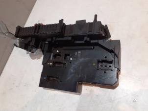 Gebruikte Sam module Mercedes E (W212) E-200 CGI 16V BlueEfficiency Prijs € 200,00 Margeregeling aangeboden door Tijdeman Mercedes Onderdelen