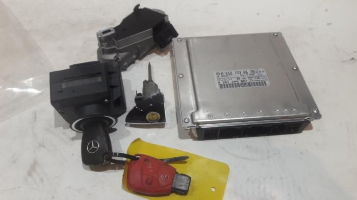 Gebruikte Contactslot + computer Mercedes E (W211) 3.2 E-320 V6 18V Prijs € 350,00 Margeregeling aangeboden door Tijdeman Mercedes Onderdelen