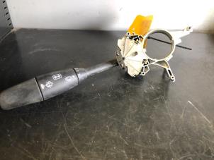 Gebruikte Combischakelaar Stuurkolom Mercedes S (W220) 4.3 S-430 V8 24V Prijs € 35,00 Margeregeling aangeboden door Tijdeman Mercedes Onderdelen