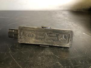 Gebruikte Uitlaat temperatuursensor Mercedes S (W220) 4.3 S-430 V8 24V Prijs op aanvraag aangeboden door Tijdeman Mercedes Onderdelen