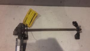 Gebruikte Stoelverstelling motor Mercedes S (W220) 3.2 S-320 18V Prijs € 60,00 Margeregeling aangeboden door Tijdeman Mercedes Onderdelen