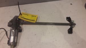 Gebruikte Stoelverstelling motor Mercedes S (W220) 3.2 S-320 18V Prijs € 60,00 Margeregeling aangeboden door Tijdeman Mercedes Onderdelen