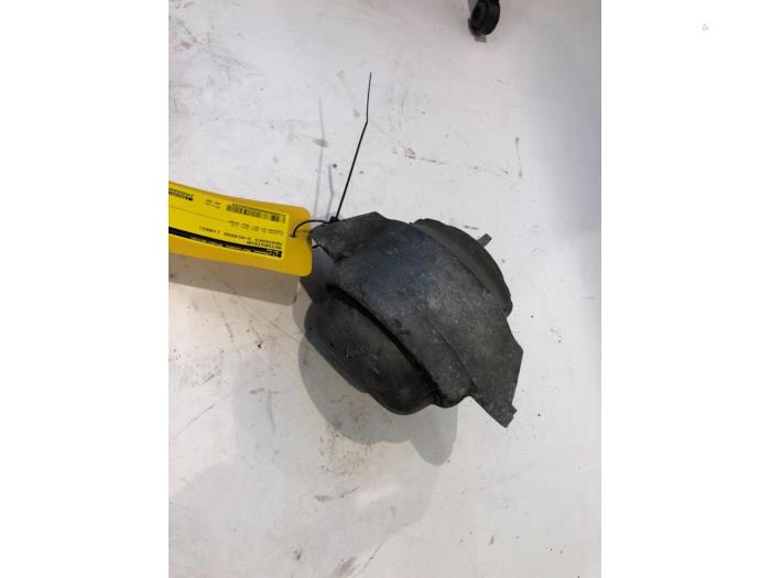 Gebruikte Motorrubber Mercedes S (W140) 2.8 S 280 24V Prijs € 30,00 Margeregeling aangeboden door Tijdeman Mercedes Onderdelen