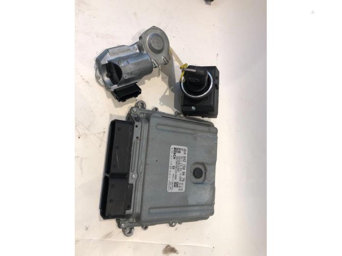 Gebruikte Contactslot + computer Mercedes C (W203) 3.0 C-320 CDI V6 24V Prijs € 300,00 Margeregeling aangeboden door Tijdeman Mercedes Onderdelen