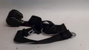 Gebruikte Veiligheidsgordel links-voor Mercedes Vario 814D 12V Prijs € 72,60 Inclusief btw aangeboden door Tijdeman Mercedes Onderdelen