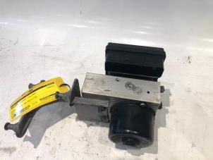 Gebruikte ABS Pomp Mercedes C (W203) 3.0 C-320 CDI V6 24V Prijs € 150,00 Margeregeling aangeboden door Tijdeman Mercedes Onderdelen