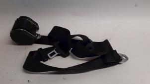 Gebruikte Veiligheidsgordel links-voor Mercedes Vario 814D 12V Prijs € 72,60 Inclusief btw aangeboden door Tijdeman Mercedes Onderdelen