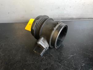 Gebruikte Luchtmassameter Mercedes E Combi (S210) 2.4 E-240 V6 18V Prijs op aanvraag aangeboden door Tijdeman Mercedes Onderdelen