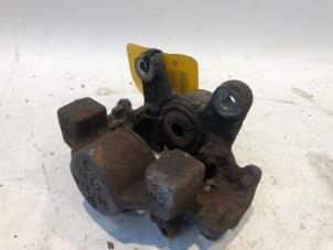 Gebruikte Remklauw (Tang) rechts-achter Mercedes C (W203) 1.8 C-180K 16V Prijs € 30,00 Margeregeling aangeboden door Tijdeman Mercedes Onderdelen