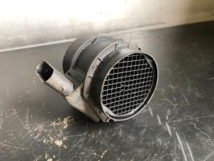 Gebruikte Luchtmassameter Mercedes SLK (R170) 2.3 230 K 16V Prijs op aanvraag aangeboden door Tijdeman Mercedes Onderdelen