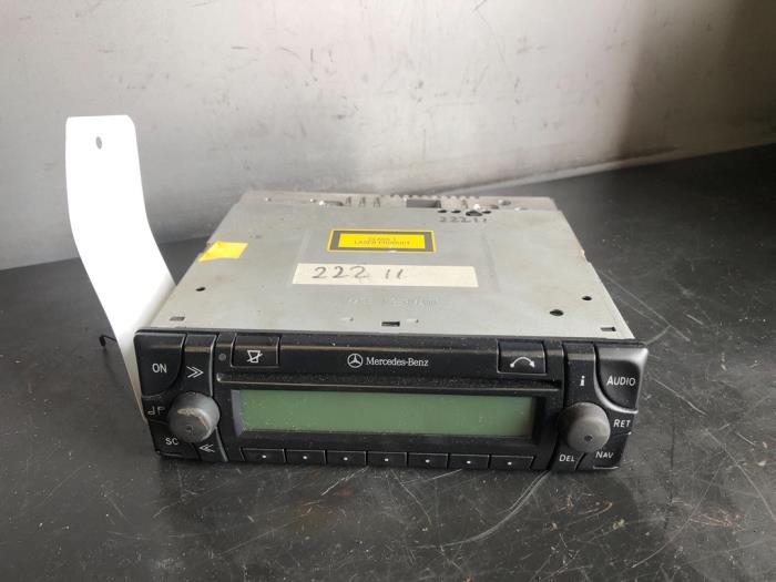 Radio CD Speler van een Mercedes-Benz A (W168) 1.6 A-160 2002